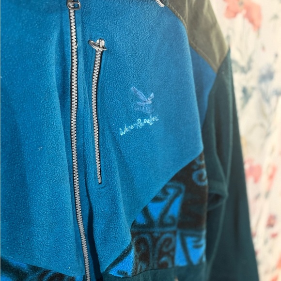 Vintage Blue and Green Zip Up Sweater with Full-Zip Design - Picture 4 of 14